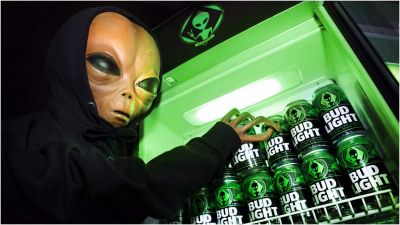 Ha az ufóhívők nem is, pár amerikai cég azért megrohamozta az 51-es körzetet