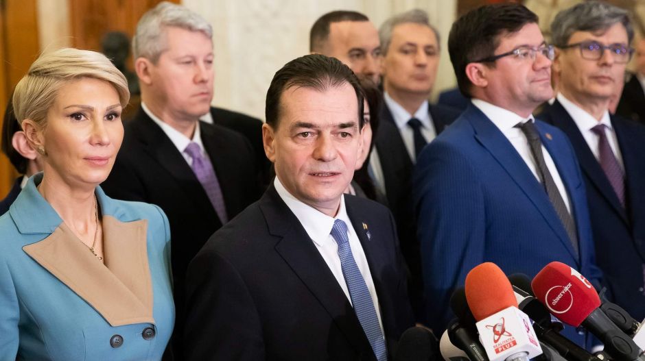Háttéralku Romániában? Ugyanazon a napon választanák a parlamentet és az önkormányzatokat is