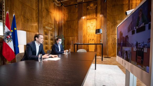 Álnéven semmisíttetett meg kormányzati merevlemezeket Kurz munkatársa, most elő is léptették