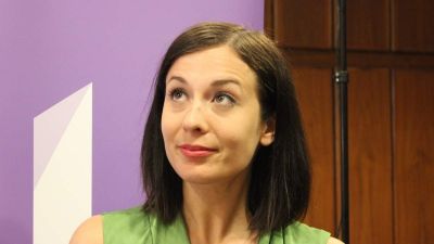Cseh Katalin: 2022-ben padlóra küldjük a rendszert!