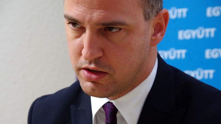 Sajnálhatja az ország, hogy Bajnai Gordon az üzleti világban keres pénzt