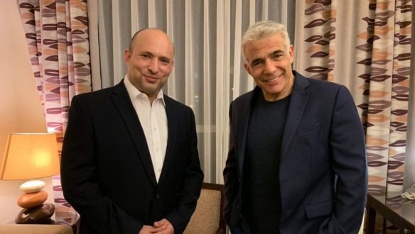 Reggelre csak összeállt a Netanjahu-ellenes koalíció Izraelben, kormányt alakíthatnak