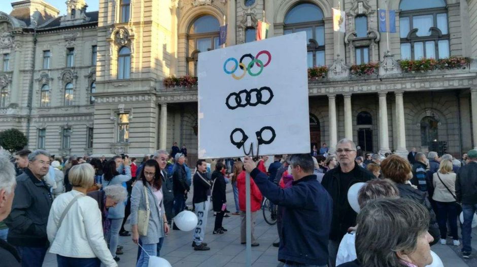 Ellenzéki pártok: a ló néz, a csikó lát, Borkainak viszlát!