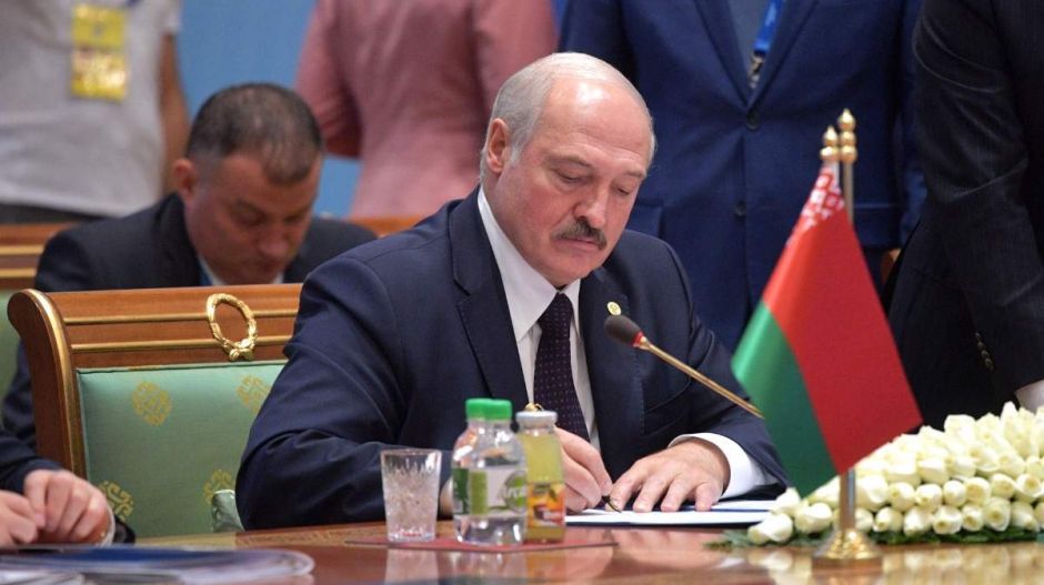 Megvan az első EU-s szankció Belarusz ellen, lőttek a Budapest-Minszk-járatnak