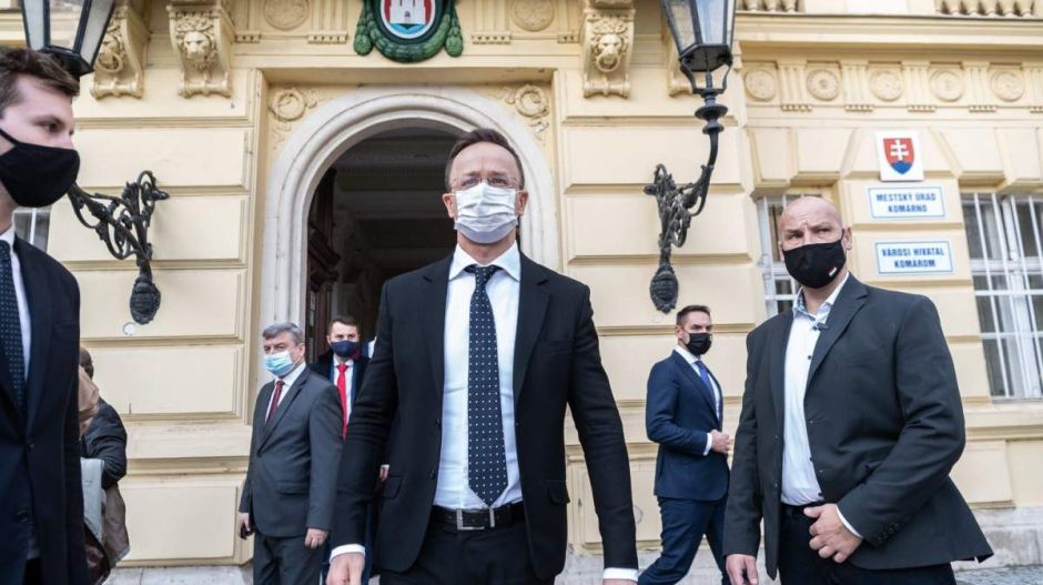 Bekérette Szijjártó Péter miatt a pozsonyi magyar nagykövetet Szlovákia