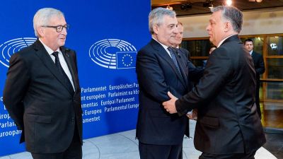 Politico: Orbán otthagyhatja a Néppártot, Kaczyńskiékhoz menne