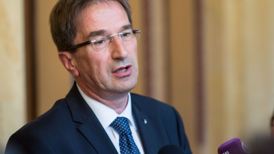 Hadházy Ákos: Minisztériumi cicaharc vezethetett Völner bukásához