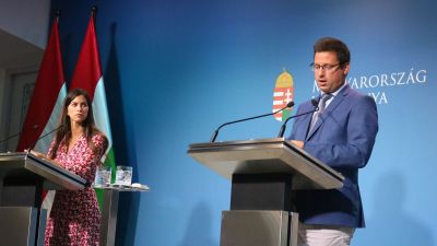 A kormány nem akar visszaszállni az uniós vakcinabeszerzésbe