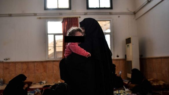 Két újabb ISIS-menyasszonyt fosztottak meg brit állampolgárságától