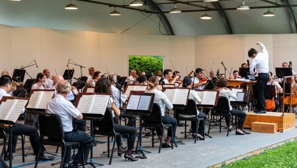 Kirúgták egy amerikai szimfonikus zenekarból a vezető fuvolistát, mert összeesküvés-elméleteket terjesztett a covidról