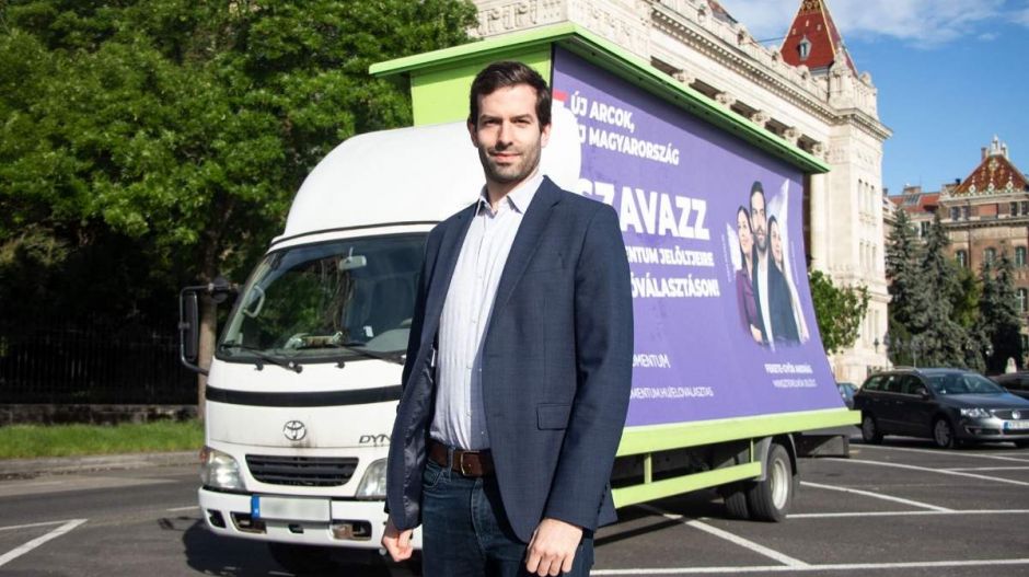 Utcai kampányt indít a Momentum a közvagyon visszaszerzéséért