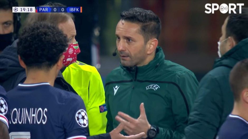 UEFA: Nem volt rasszista a feketéző román bíró 