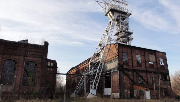 Meghátrált a lengyel kormány, mégis maradnak a szénbányák