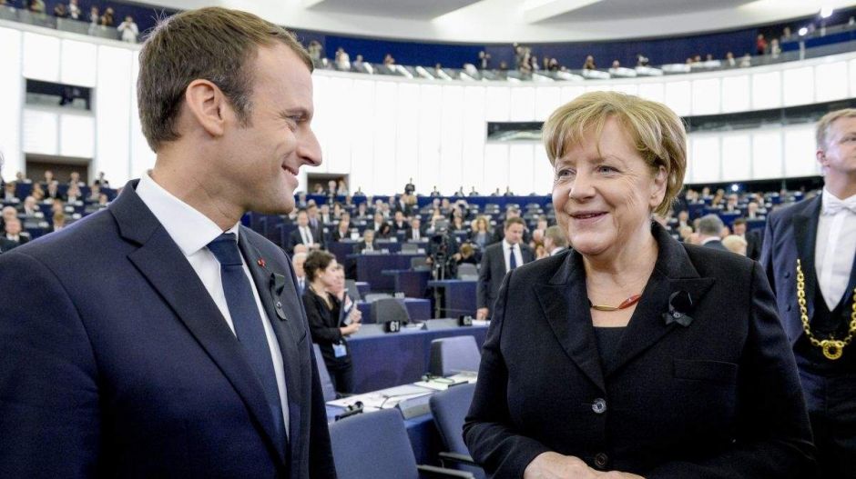 Lapozgatós kalandjátékot csinált az EU-s politikából a Bloomberg