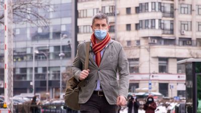 A román kormányt már csak méterek választják el a széteséstől