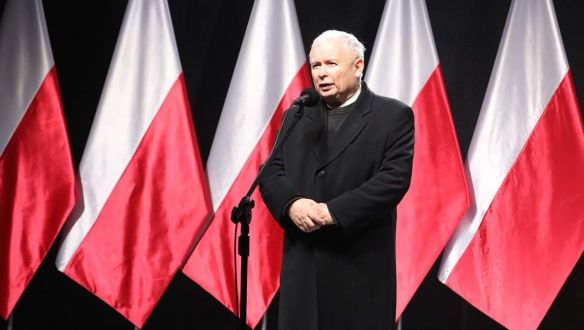 A pedofíliabotrány miatt nagyon kikaphatnak Orbán lengyel barátai az EP-választáson