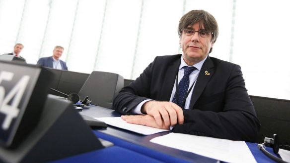A mentelmi jogunk felfüggesztése nem Katalóniáról szól, hanem az európai demokráciáról – Carles Puigdemont az Azonnalinak