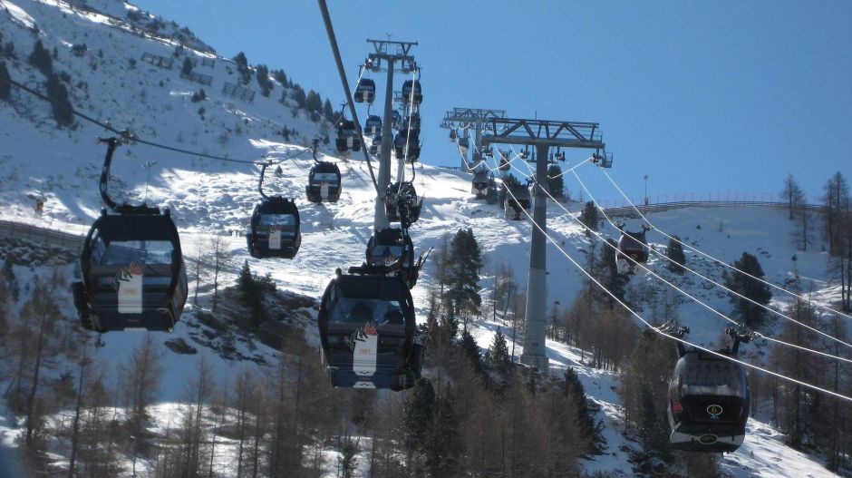 Egy tiroli síparadicsomból terjedt el a vírus északabbra, Ausztria nem lépett időben