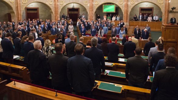 A KDNP szerint történelmi bűn volt a sorkötelezettség megszüntetése