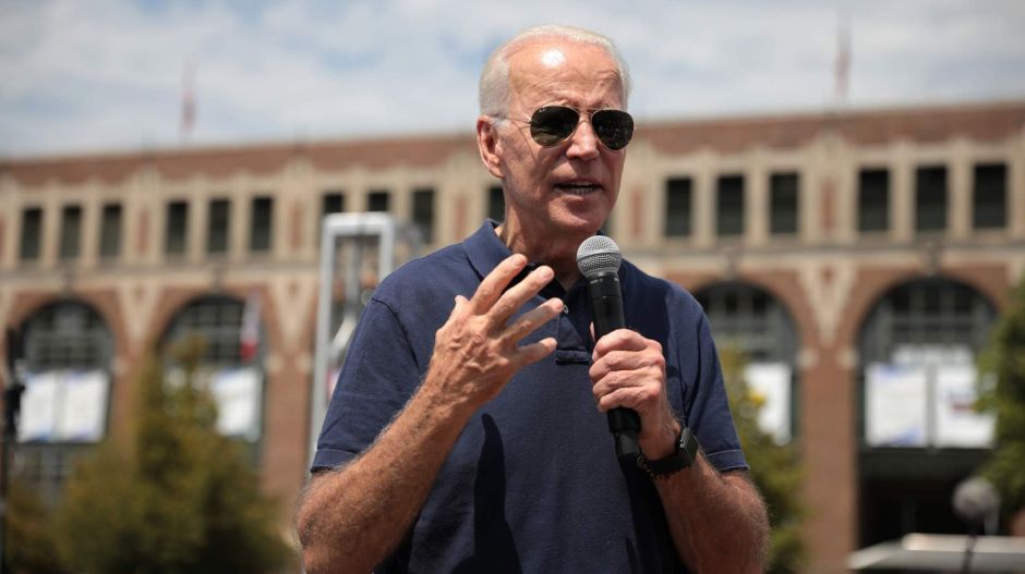 Biden nyerte a szuperkeddet, Sanders szorosan mögötte