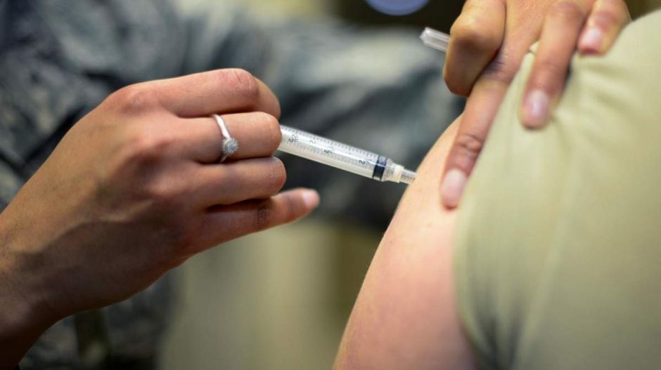Oltással megelőzhető betegségben hunyt el egy oltásellenes újságíró