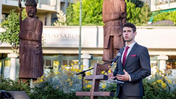 Bencsik János írásbeli kérdésekkel fordult Pintér Sándor belügyminiszterhez az Azonnali kontaktkutatásos cikke nyomán