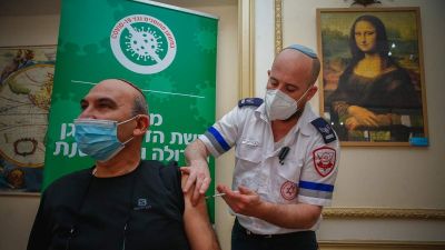 Izrael: itt a nyitás, bevetik a védettségi igazolást is