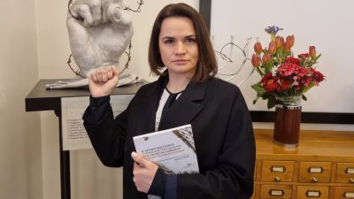 18 év börtönre ítélték a belarusz ellenzéki vezető férjét