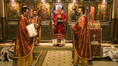 A román ortodox egyház besegít az államnak az oltáskampányban