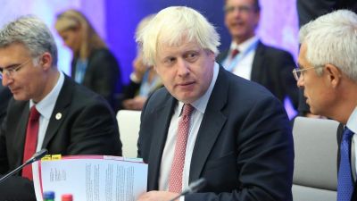 Boris Johnson levélben kéri Donald Tuskot, kezdjenek valamit az ír határral