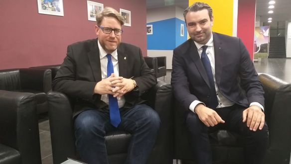 Egyszerűen nem hagyhatta ki a Nemzeti Sport, hogy ne kampányoljon vezércikkben Orbán Viktornak