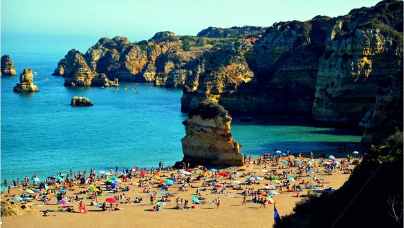 Eljött a karanténturizmus kora: tengerparti home office szobákat kínálgatnak