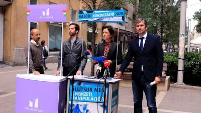 Ne dobjátok ki a nemzeti konzultációt, adjátok inkább nekünk, kéri Szél, Hadházy és a Momentum