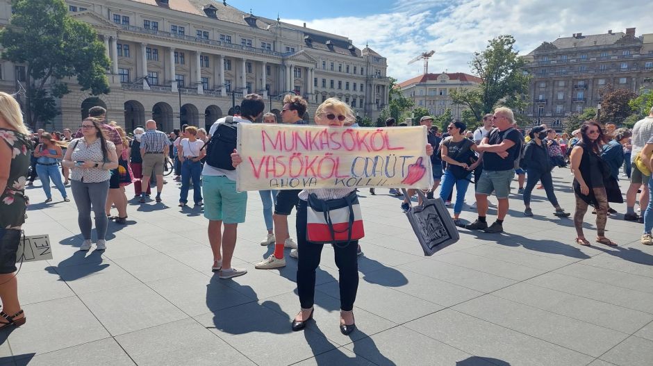 Az egyik legkeményebb kormánypárti propagandaoldal is kiakadt a megszorításokon