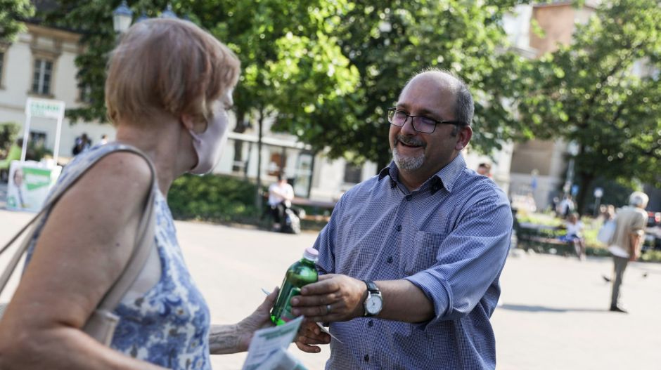 Egymillió forintos bruttó bér alatt többet lehetne keresni az LMP-s adóreform-javaslattal