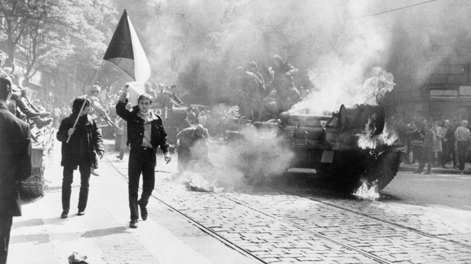 Egy cseh kommunista képviselő szerint 1968-ban nem szállták meg az országot a szovjetek