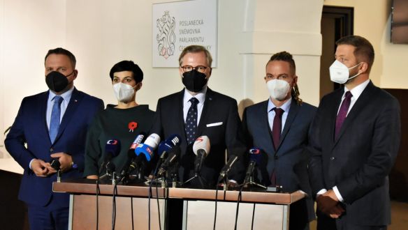 Alakulóban az új cseh kormány: az már biztos, hogy az eurót nem vezetik be