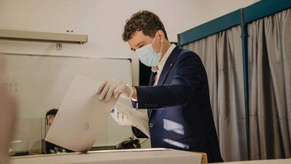 Így szavazott Románia: roskadozó baloldal, teret foglaló jobbközép, felívelő liberálisok