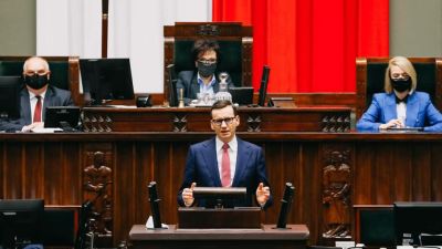 Putyin tervelte ki a belarusz-lengyel menekültkrízist a lengyel miniszterelnök szerint