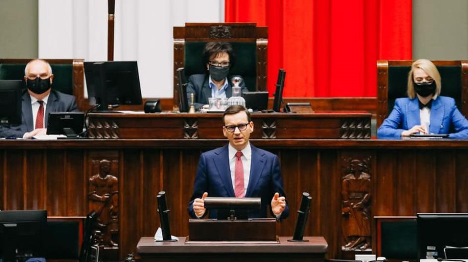 Putyin tervelte ki a belarusz-lengyel menekültkrízist a lengyel miniszterelnök szerint