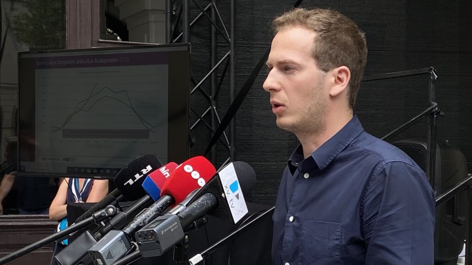 Karácsony kabinetfőnöke az Azonnalinak: Vizsgáljuk az első ajtós felszállás kiterjesztését