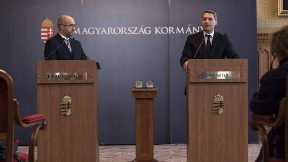 Lázár: Ingeborg Grässle vagy utálja Orbán Viktort vagy vonzódik hozzá