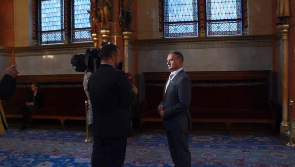 Mit tehet meg mostantól nyugodtan egy politikus a parlamentben? Mutatjuk!