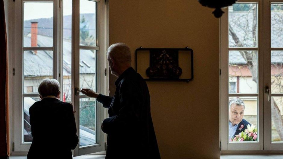 Mi mindent kukkol meg a miniszterelnök?