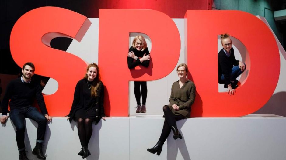 A német szociáldemokrácia meglépte, amit jó tíz évvel ezelőtt kellett volna. Ma már talán késő is