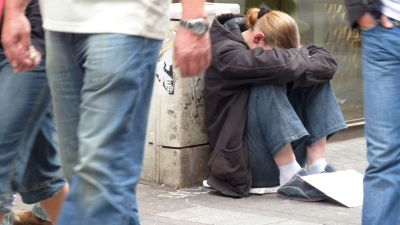 330 ezer forintnyi kártérítést fizet Svájc egy koldusnak, mert azt megbüntették koldulásért