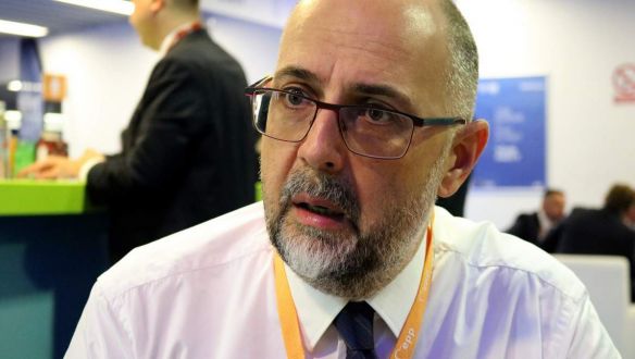 Nem lehet azt üzenni az erdélyi magyaroknak, hogy „legyetek románok!” Kelemen Hunor az Azonnalinak