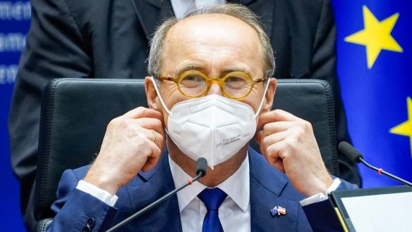 Kurz kancellár pártja kidobná a Fideszt a Néppártból, ha Orbán valóban vétózna