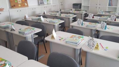 Elég bonyolult módon, de hétfőtől újranyit a romániai iskolák többsége