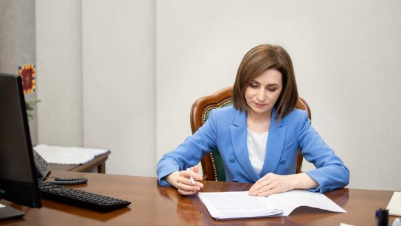 Előrehozott választás lesz Moldovában, többséget szerezhet az EU-párti elnök